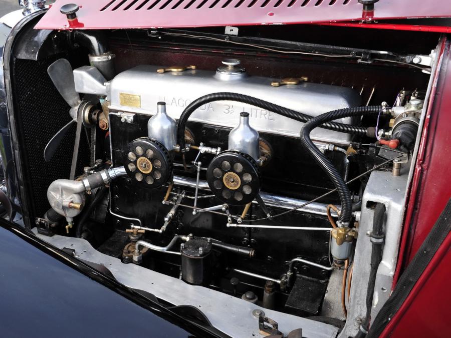 Моторный отсек Lagonda 3-Litre T7 Tourer 1933 года  (фото 3 из 11)